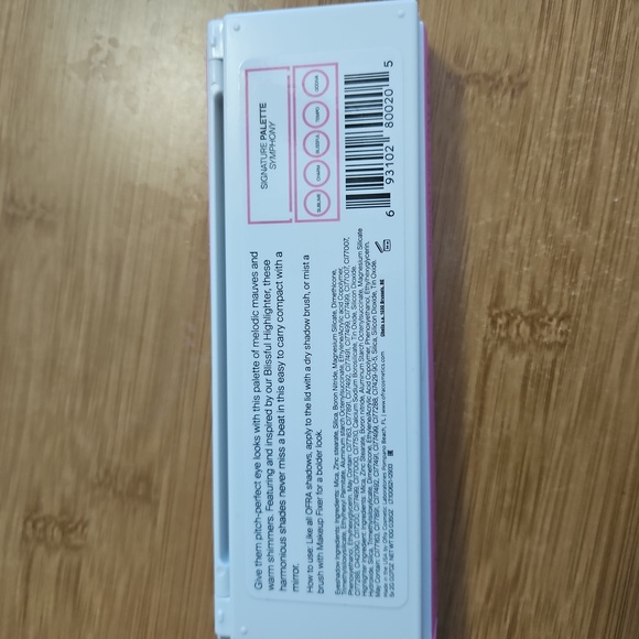 OFRA Signature Eyeshadow Palette Symphony - Picture 2 of 3